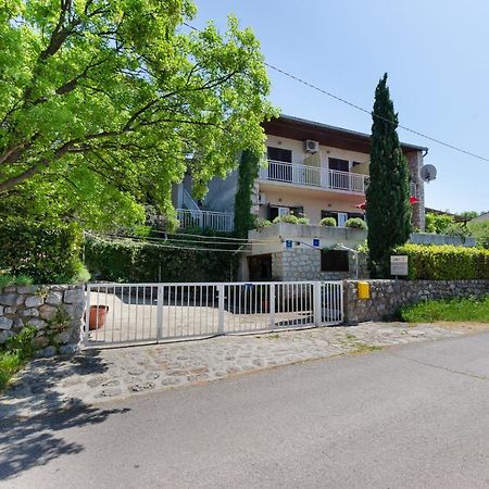 Apartments And Room Luka Кленовица Екстериор снимка