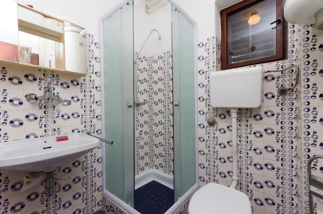 Apartments And Room Luka Кленовица Екстериор снимка