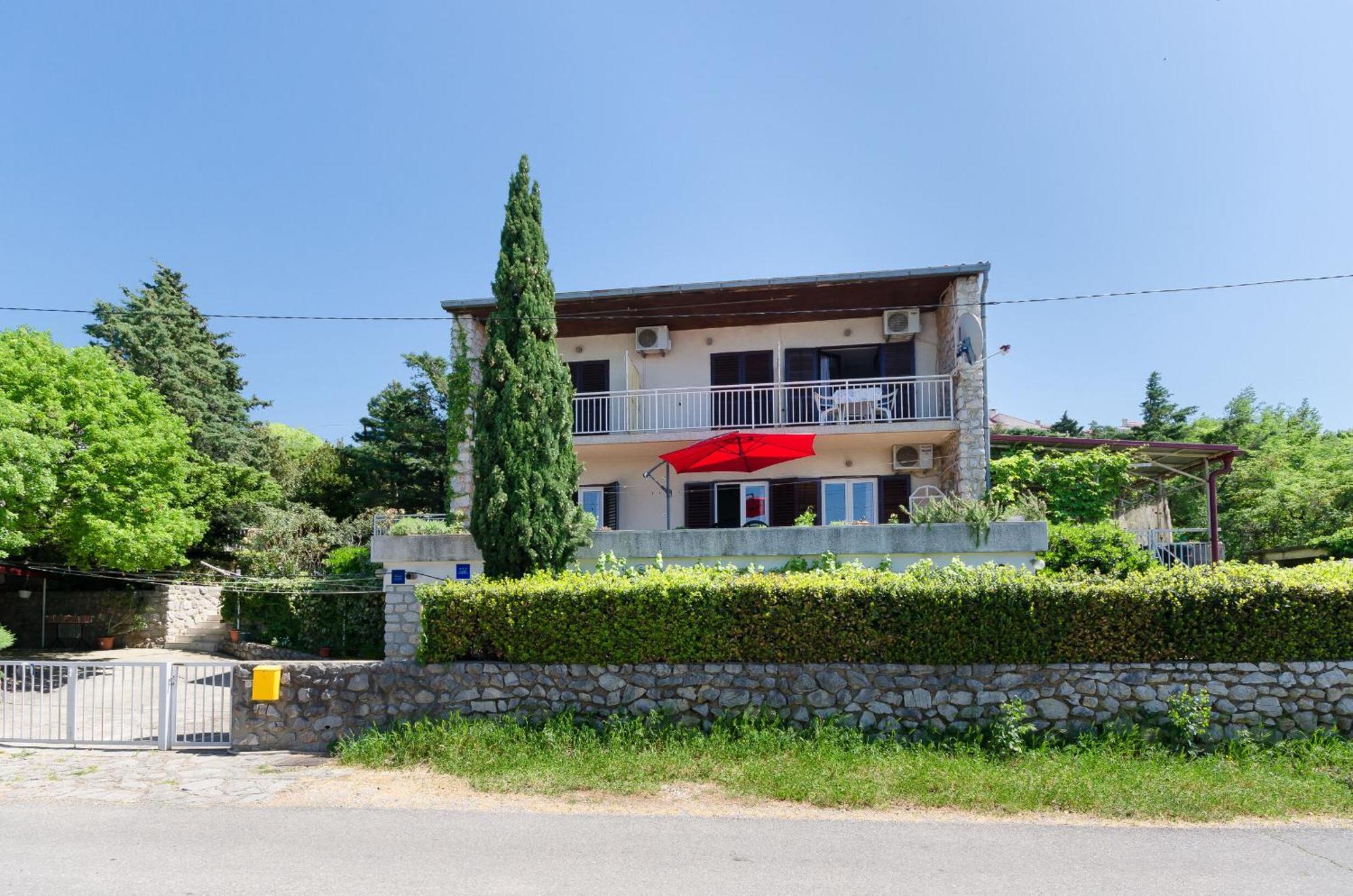 Apartments And Room Luka Кленовица Екстериор снимка