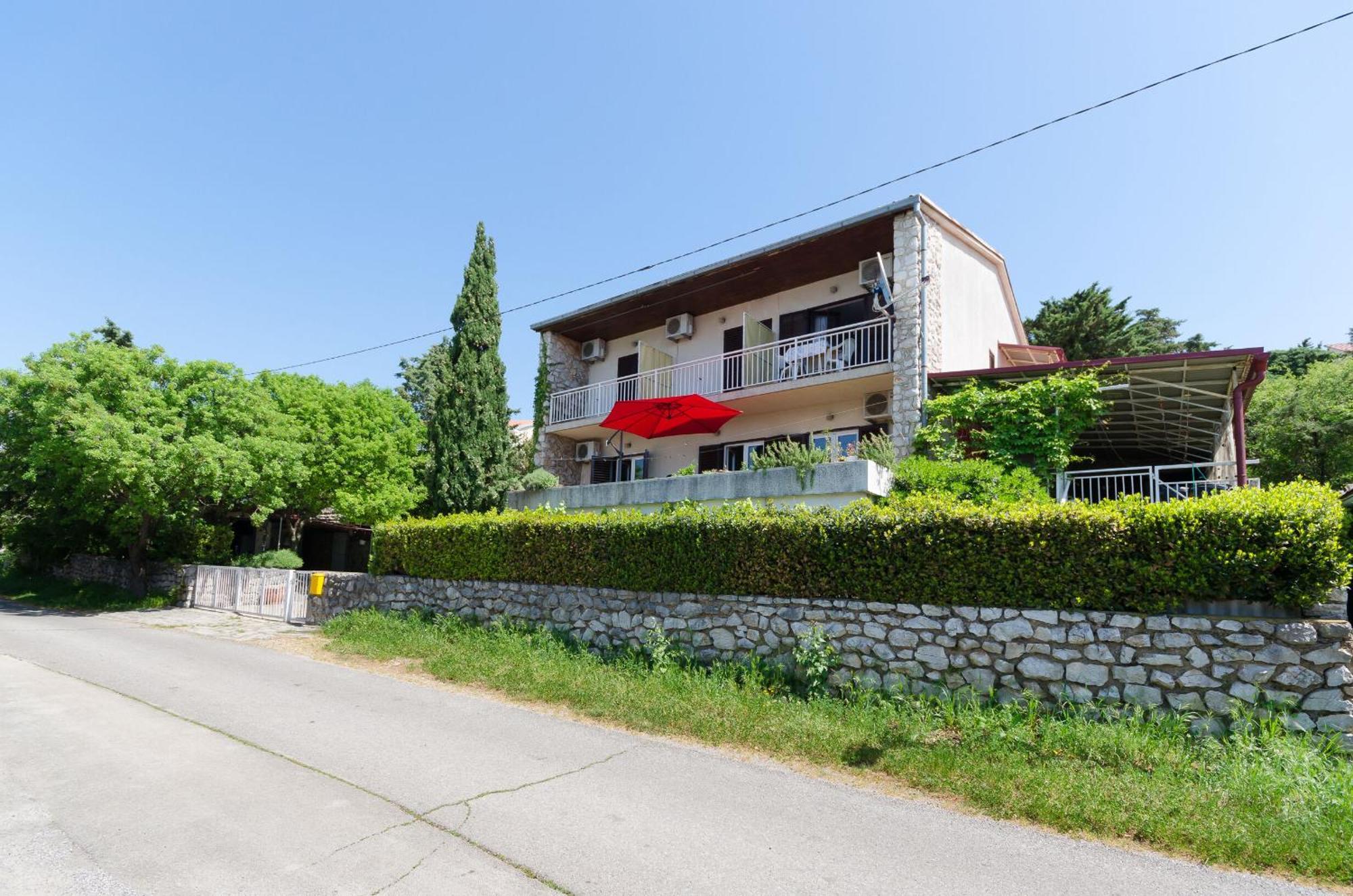 Apartments And Room Luka Кленовица Екстериор снимка