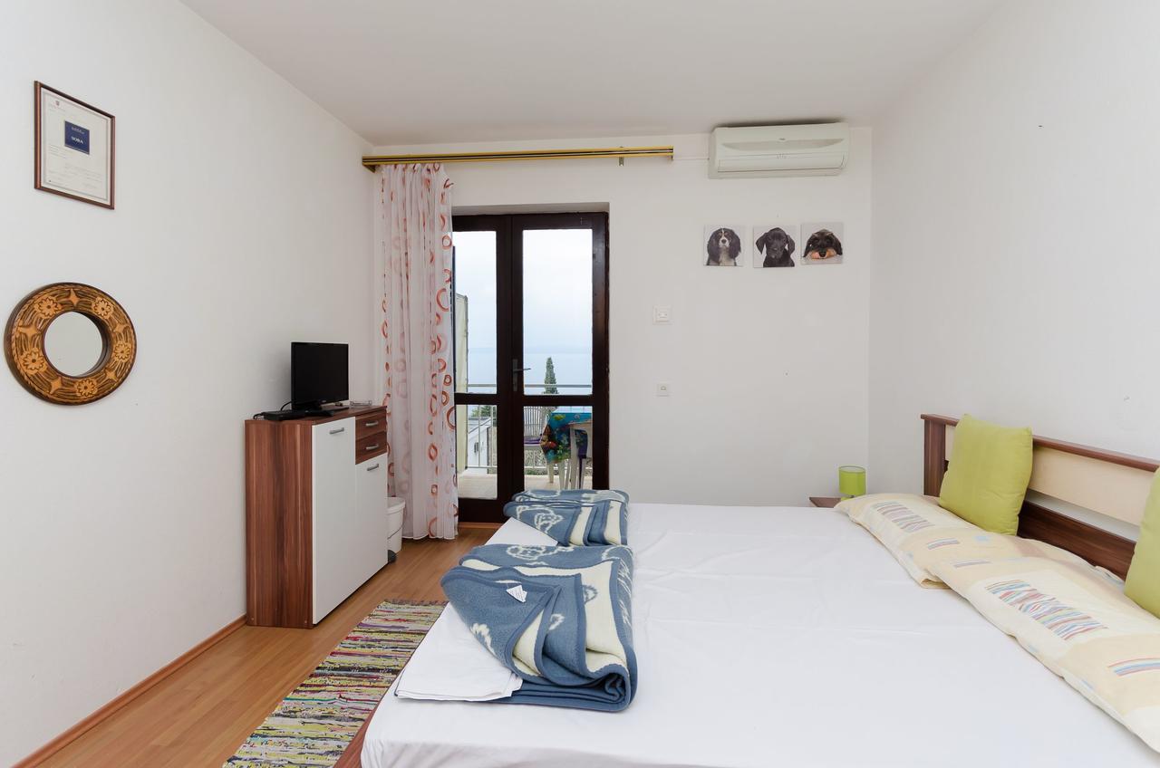 Apartments And Room Luka Кленовица Екстериор снимка