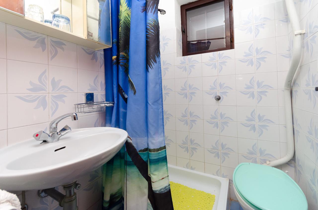 Apartments And Room Luka Кленовица Екстериор снимка