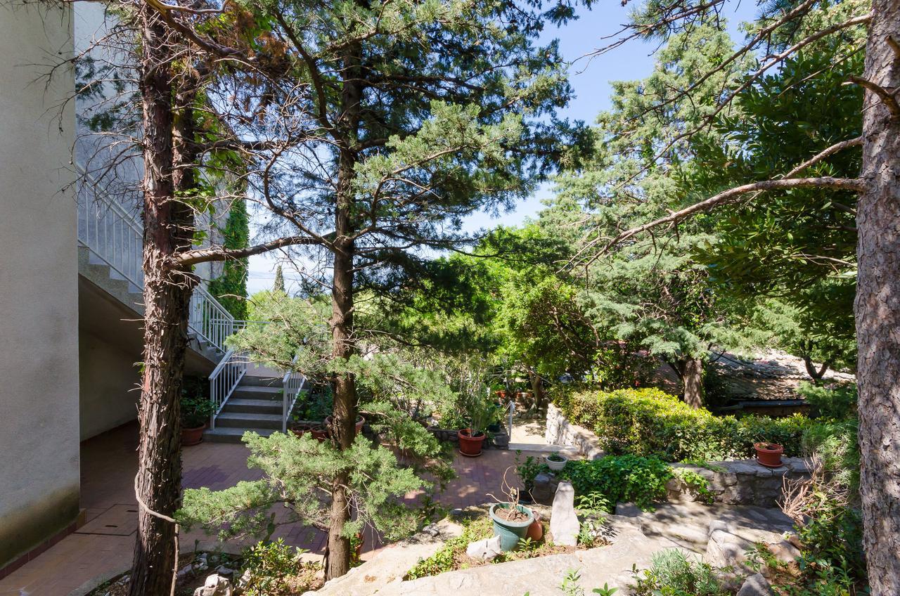 Apartments And Room Luka Кленовица Екстериор снимка