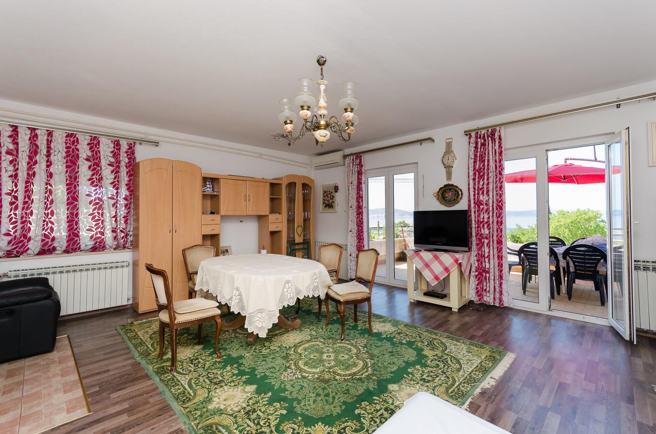Apartments And Room Luka Кленовица Екстериор снимка