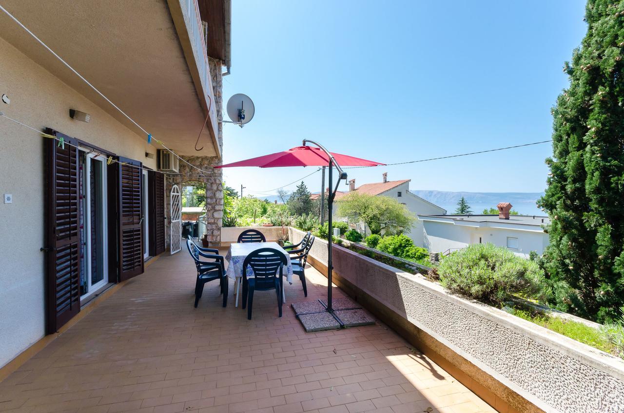 Apartments And Room Luka Кленовица Екстериор снимка