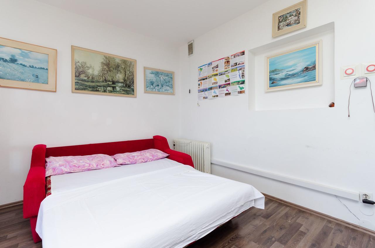 Apartments And Room Luka Кленовица Екстериор снимка